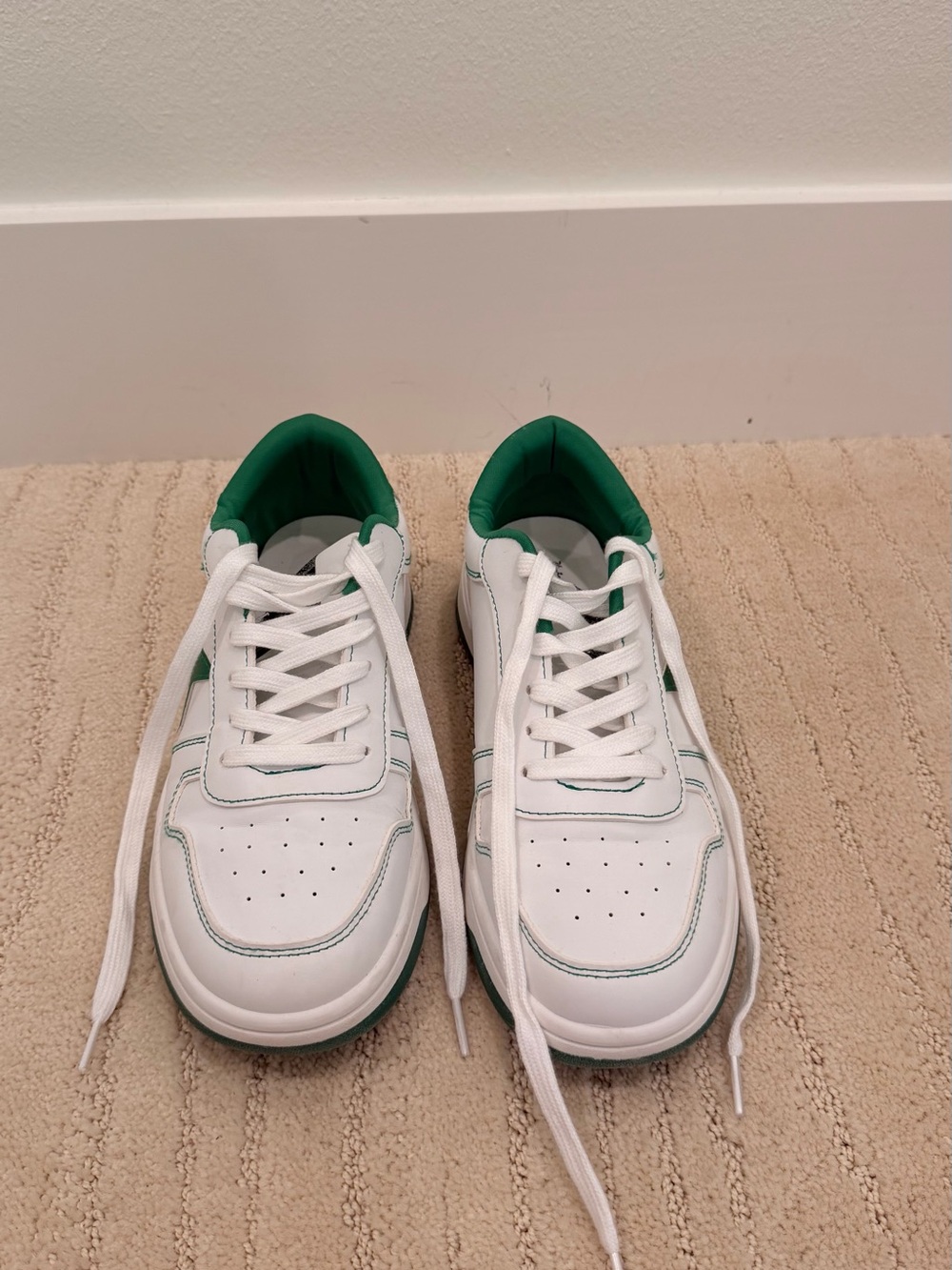 White and Green Star Accent Women's Sneakers - Picture 2 of 4